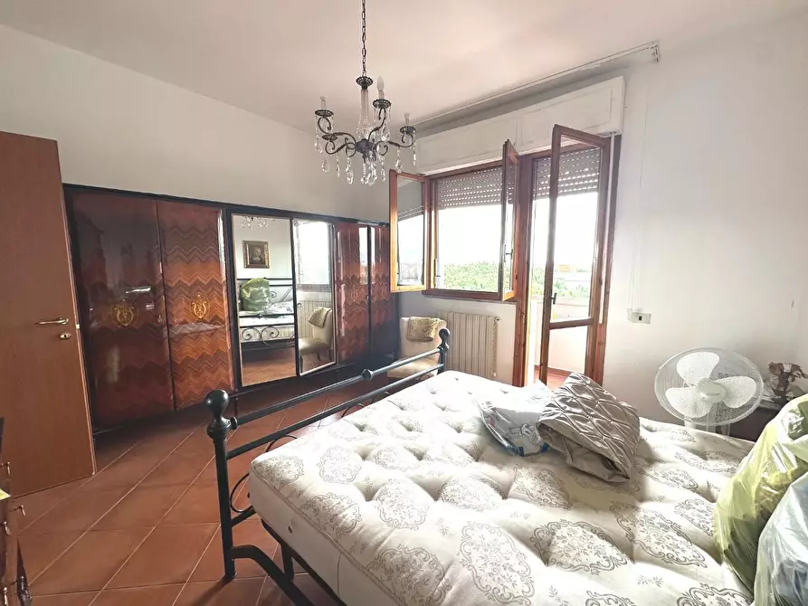 Immagine 15 di Appartamento in vendita  a Carrara