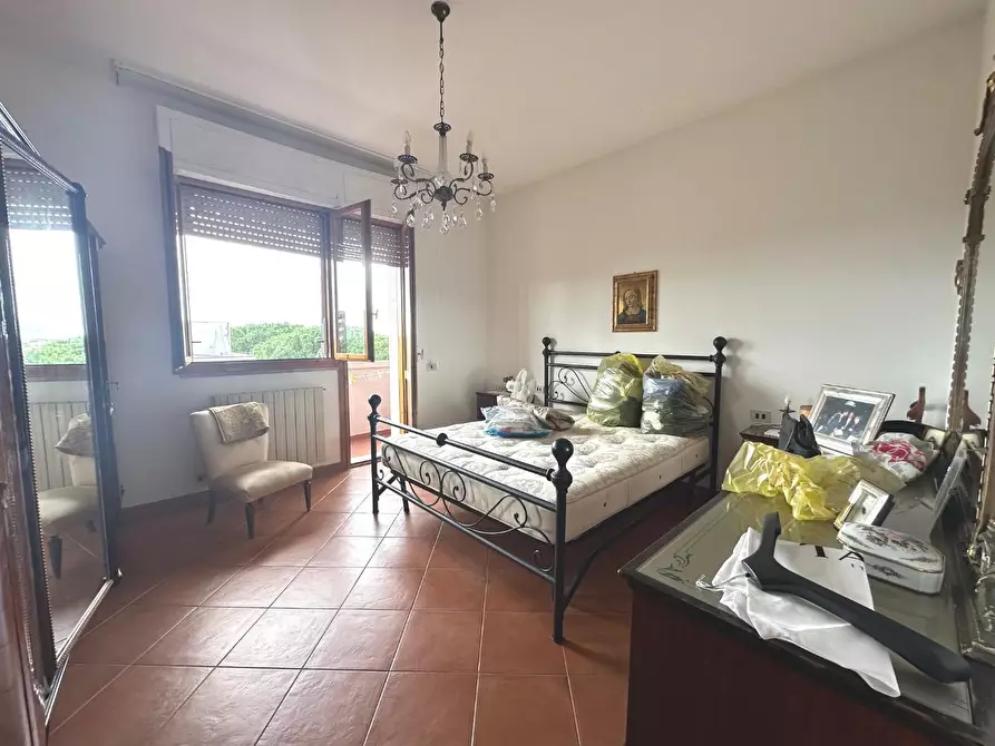 Immagine 3 di Appartamento in vendita  a Carrara