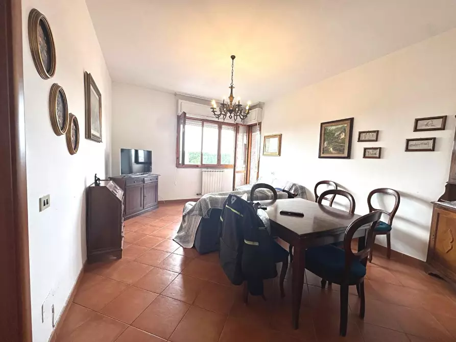 Immagine 9 di Appartamento in vendita  a Carrara