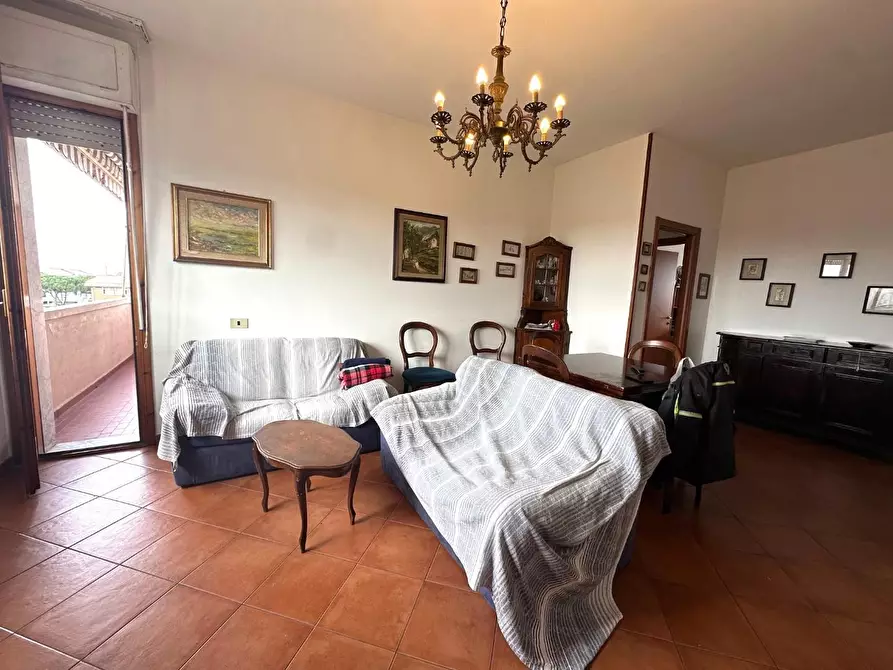 Immagine 11 di Appartamento in vendita  a Carrara