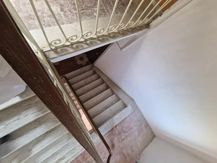 Immagine 21 di Appartamento in vendita  a Carrara