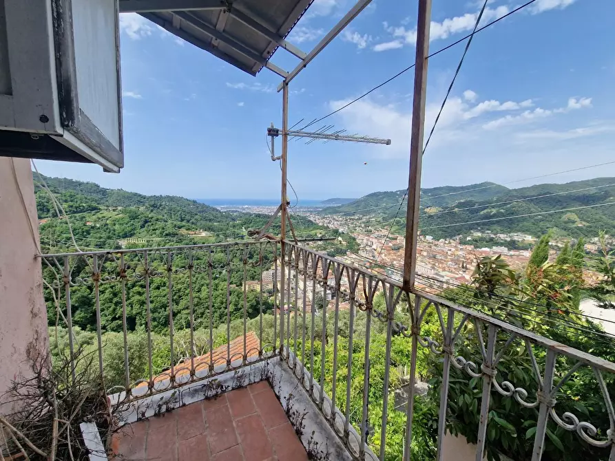 Immagine 10 di Appartamento in vendita  a Carrara