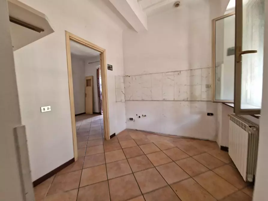 Immagine 4 di Appartamento in vendita  a Carrara