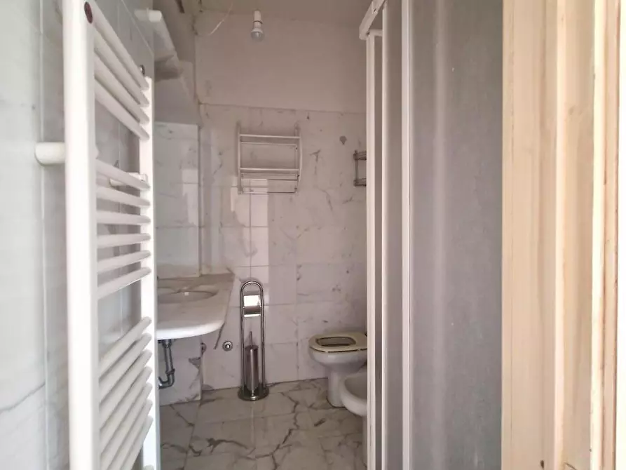 Immagine 16 di Appartamento in vendita  a Carrara