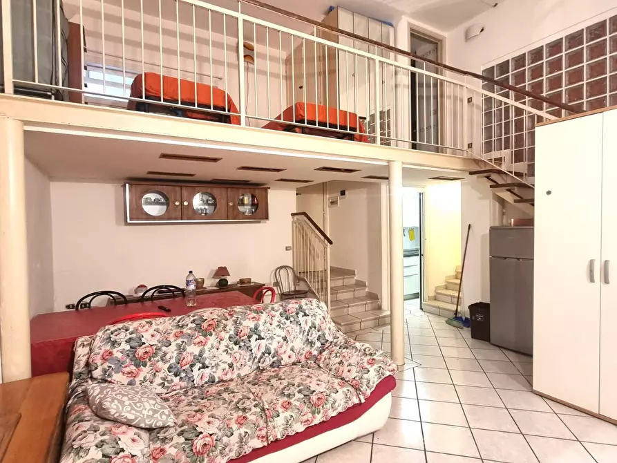 Immagine 6 di Appartamento in vendita  a Viareggio