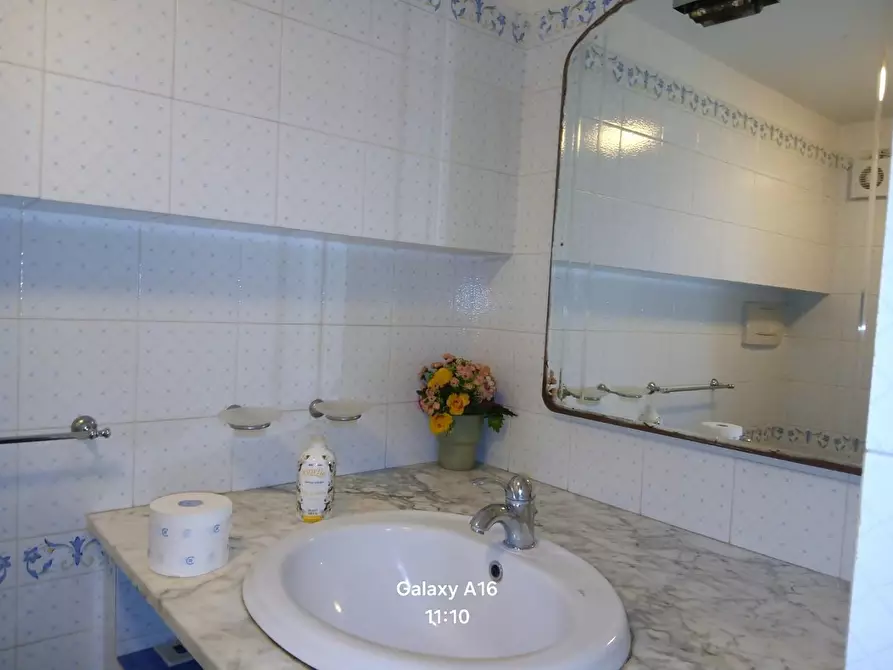 Immagine 28 di Appartamento in vendita  a Viareggio