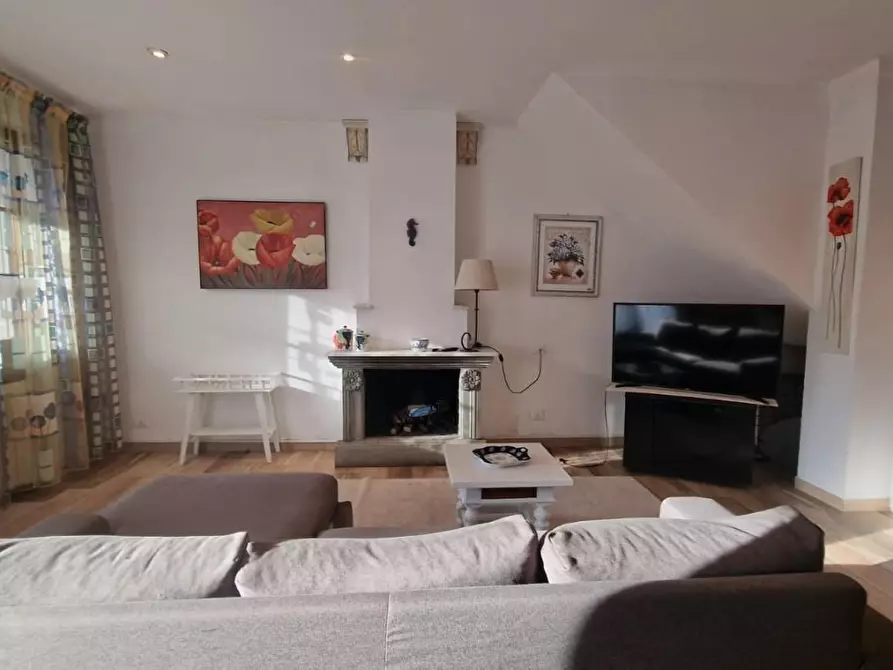 Immagine 3 di Villetta a schiera in vendita  a Viareggio