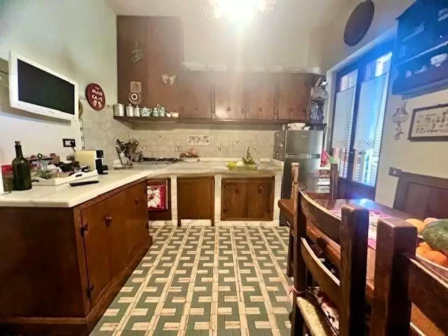 Immagine 4 di Villa in vendita  a Seravezza