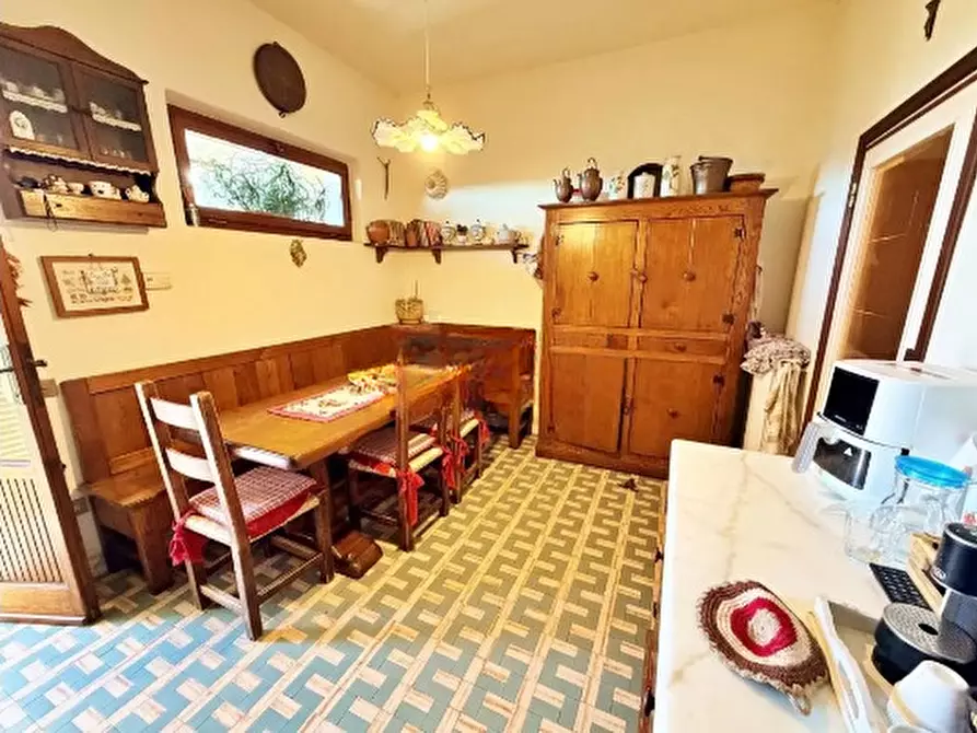 Immagine 5 di Villa in vendita  a Seravezza