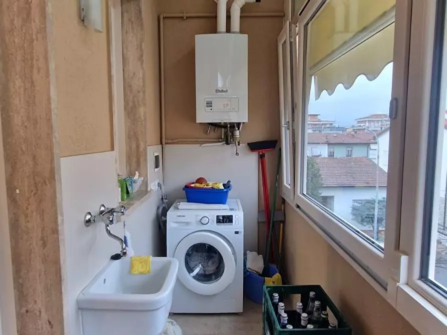 Immagine 16 di Mansarda in vendita  a Viareggio