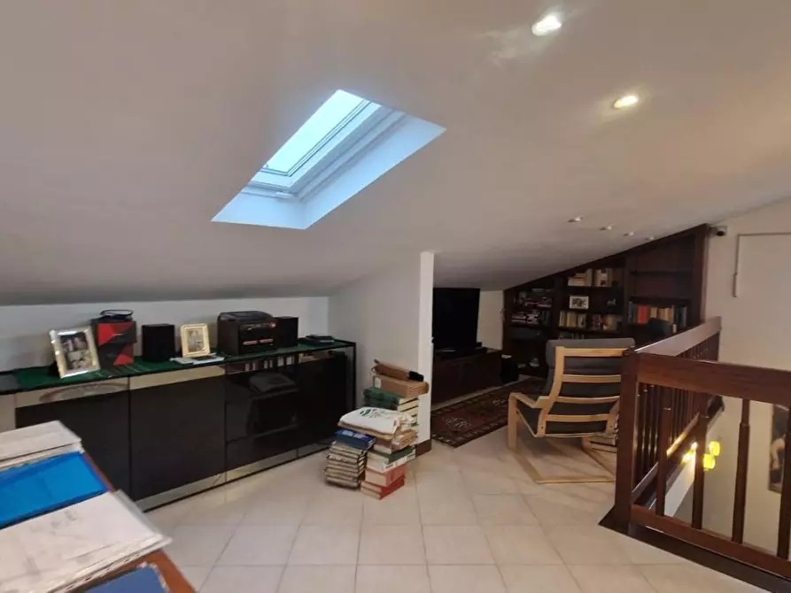 Immagine 36 di Mansarda in vendita  a Viareggio