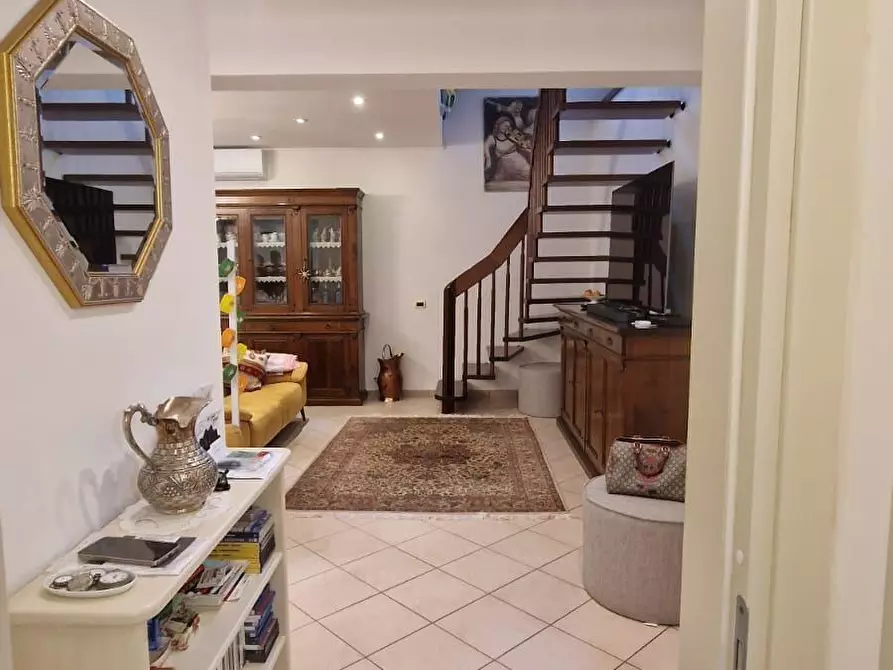 Immagine 17 di Mansarda in vendita  a Viareggio