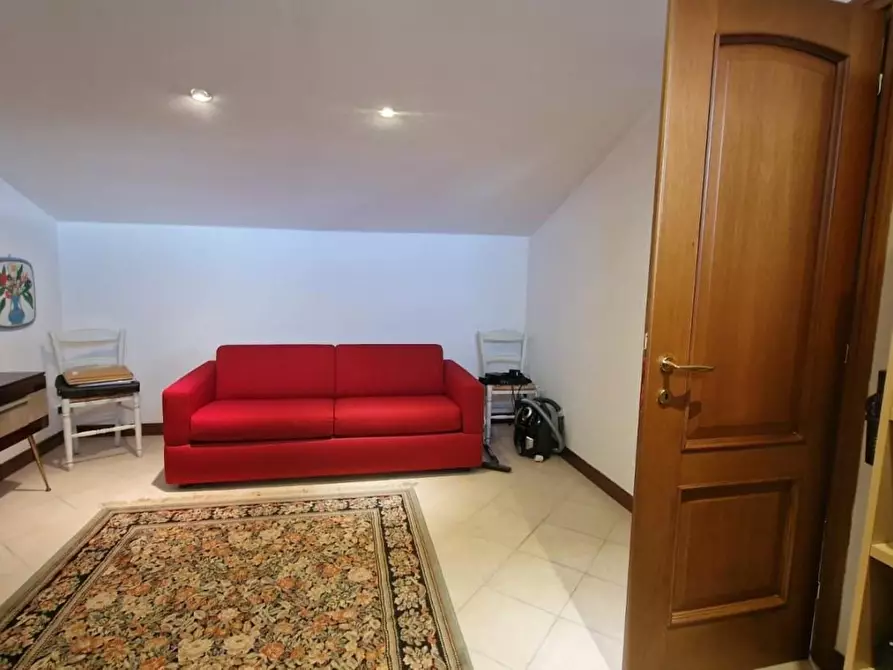 Immagine 38 di Mansarda in vendita  a Viareggio