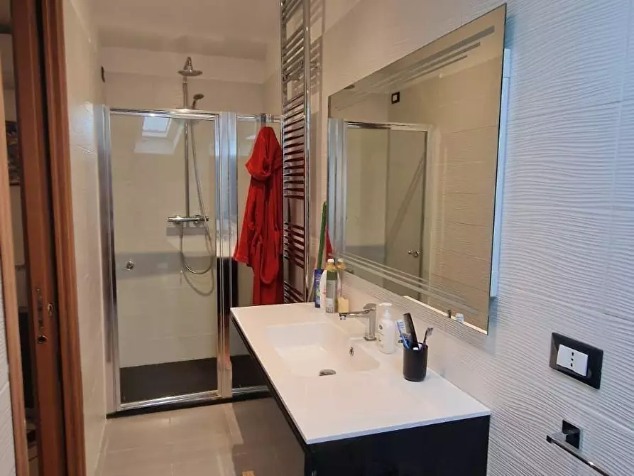 Immagine 43 di Mansarda in vendita  a Viareggio