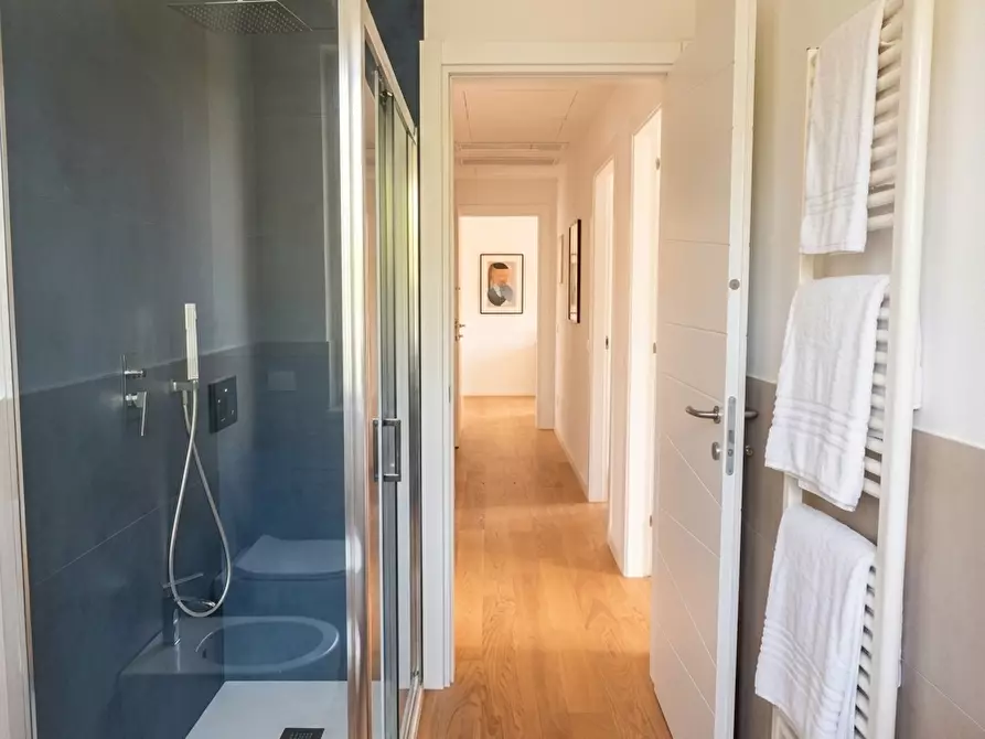 Immagine 24 di Appartamento in vendita  a Massa