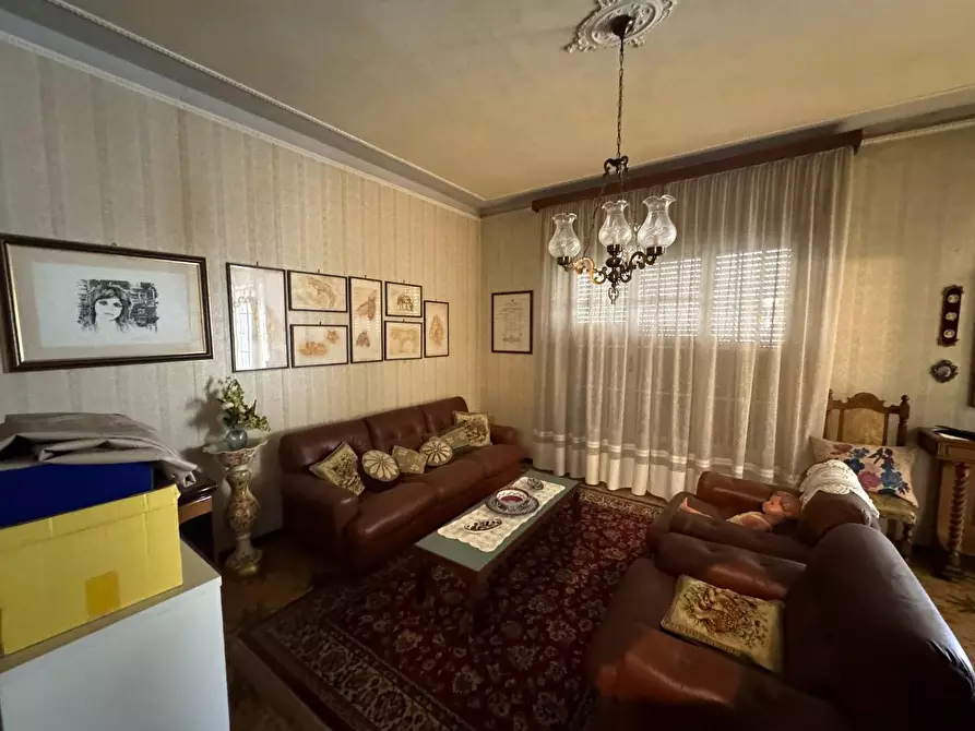 Immagine 4 di Appartamento in vendita  a Massa