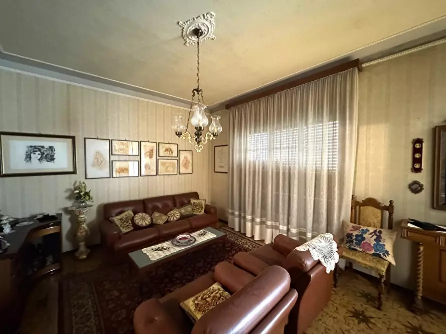 Immagine 5 di Appartamento in vendita  a Massa