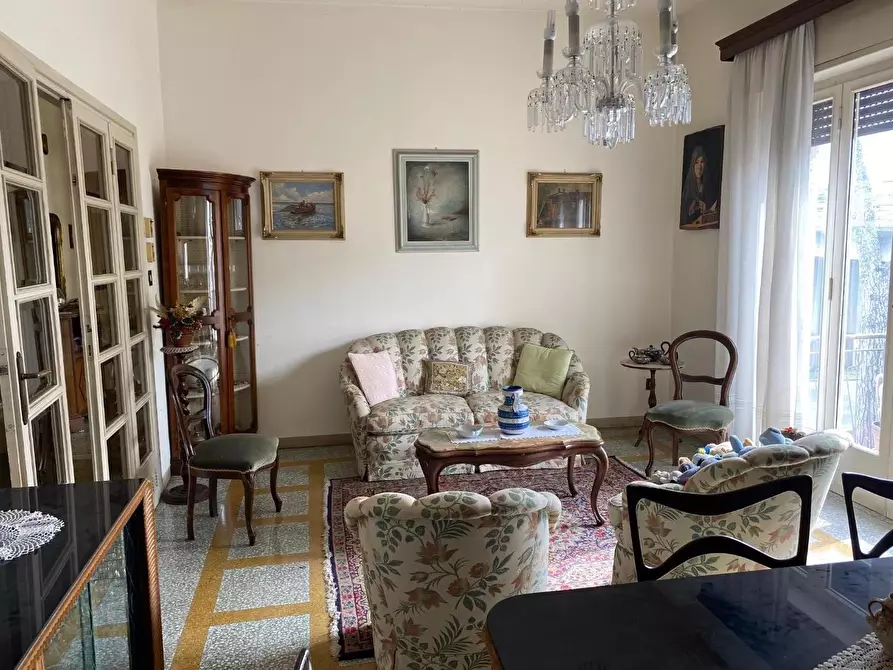 Immagine 31 di Appartamento in vendita  a Viareggio