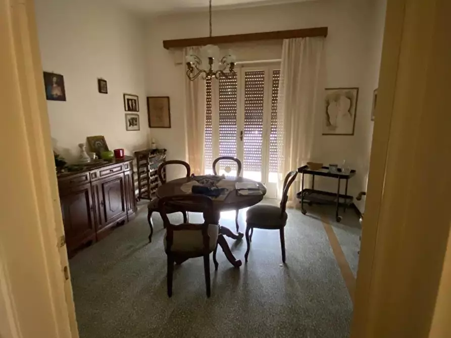 Immagine 11 di Appartamento in vendita  a Viareggio