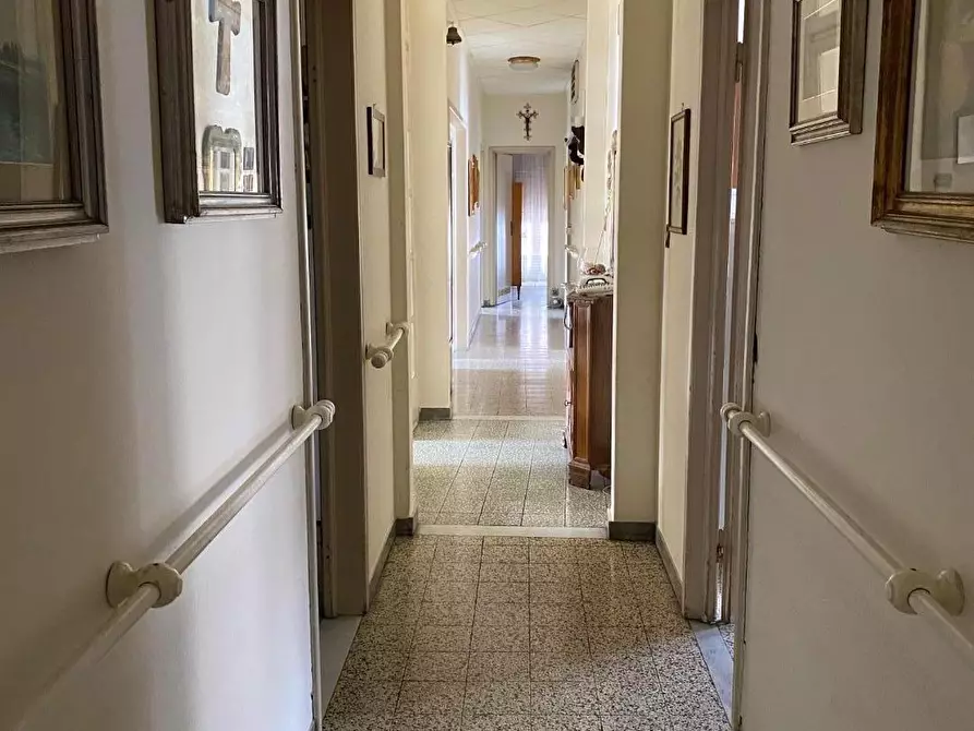 Immagine 12 di Appartamento in vendita  a Viareggio