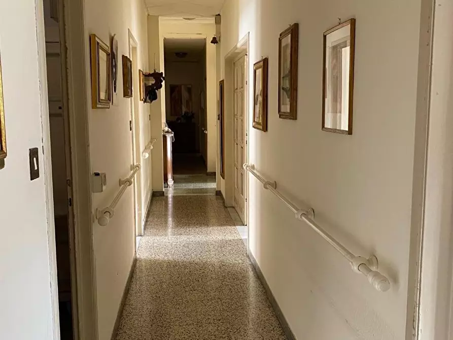 Immagine 36 di Appartamento in vendita  a Viareggio