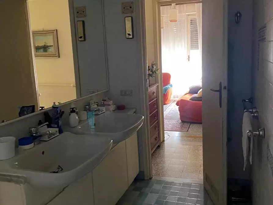 Immagine 8 di Appartamento in vendita  a Viareggio