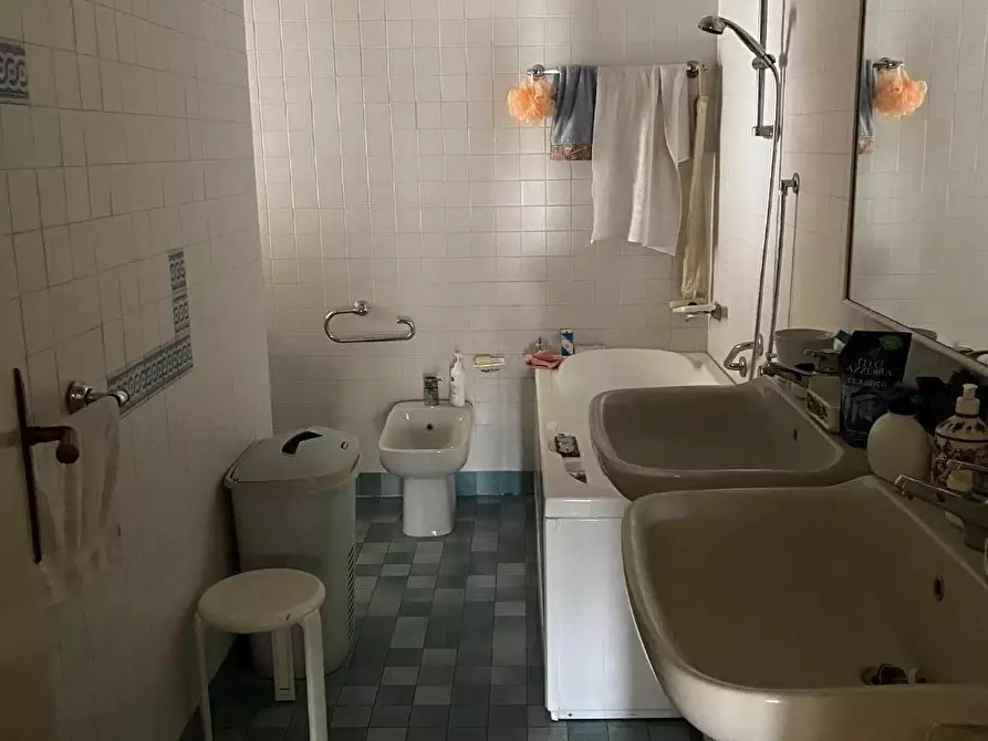 Immagine 10 di Appartamento in vendita  a Viareggio