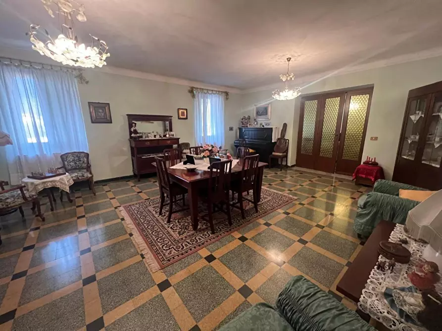 Immagine 4 di Mansarda in vendita  a Camaiore