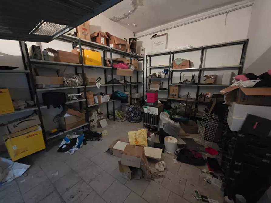 Immagine 5 di Garage in vendita  a Pontedera