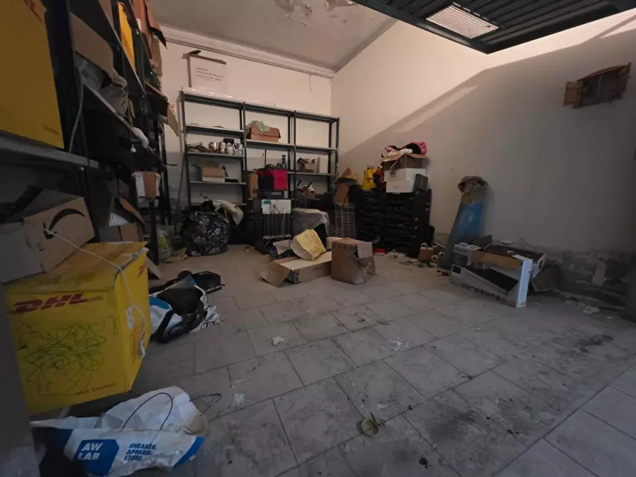 Immagine 2 di Garage in vendita  a Pontedera