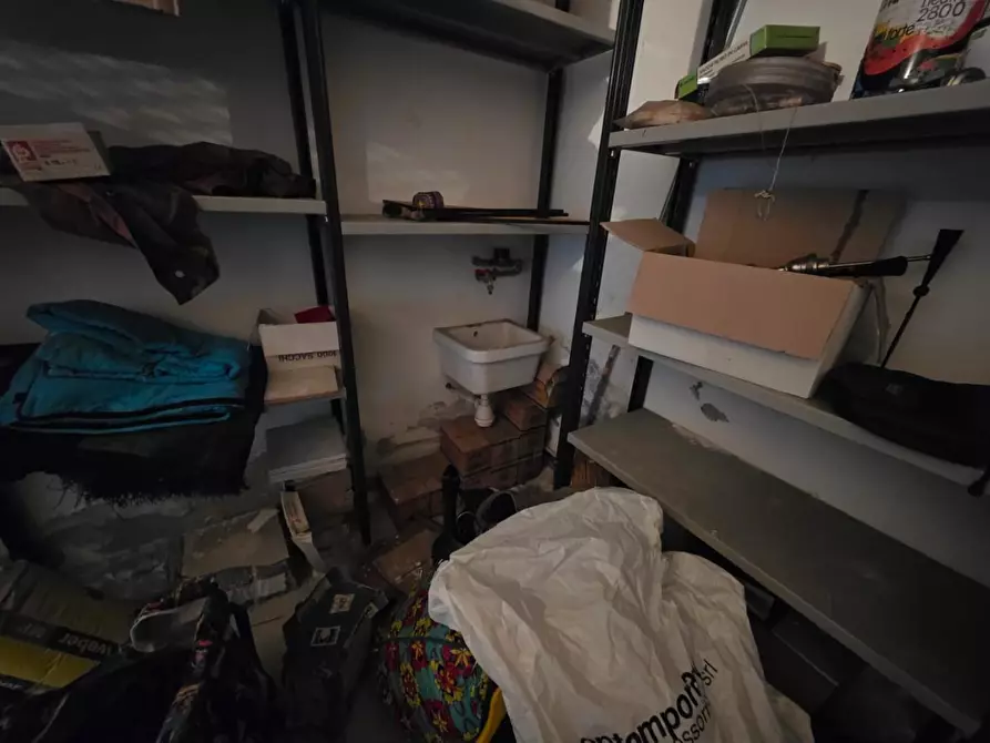 Immagine 3 di Garage in vendita  a Pontedera