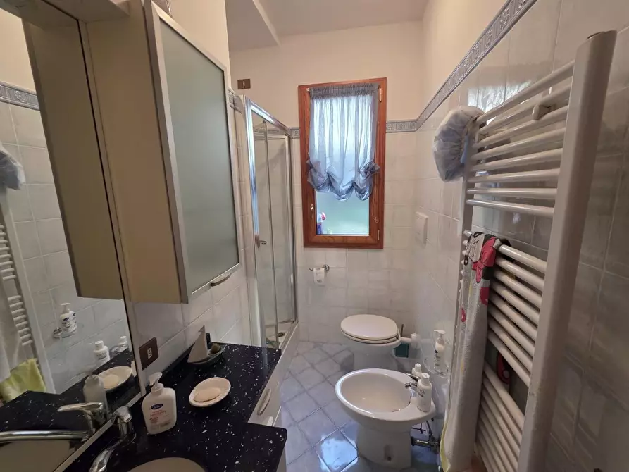 Immagine 16 di Appartamento in vendita  a Montignoso