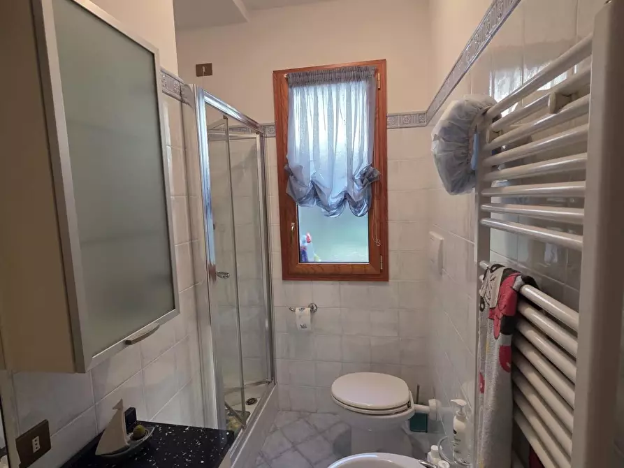 Immagine 14 di Appartamento in vendita  a Montignoso