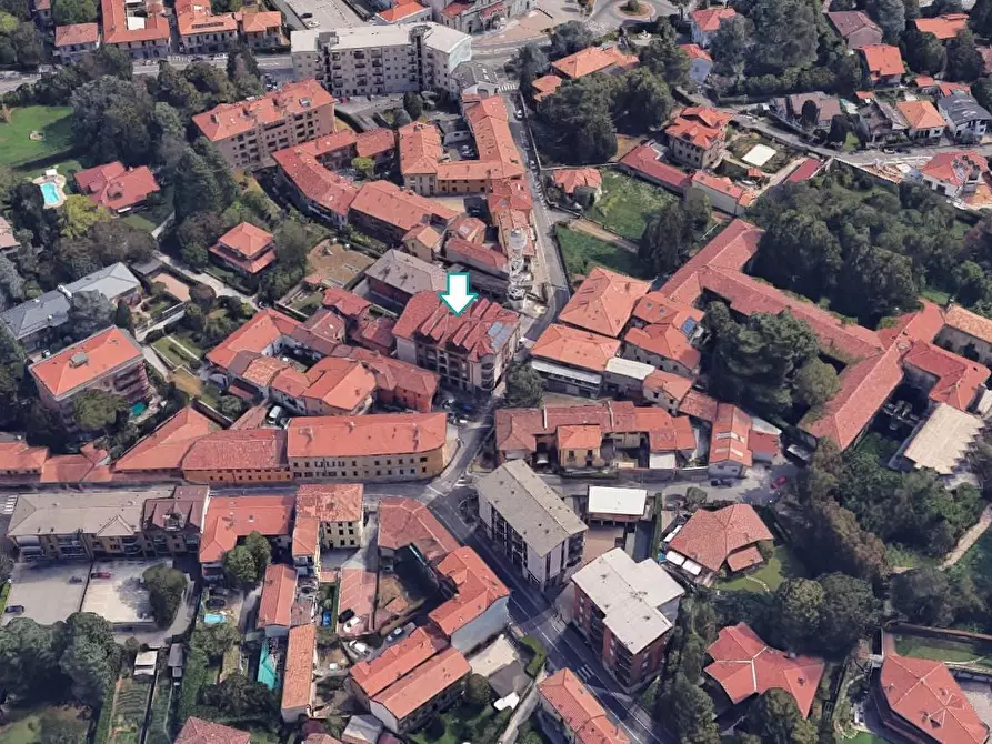 Immagine 1 di Garage in vendita  a Lesmo