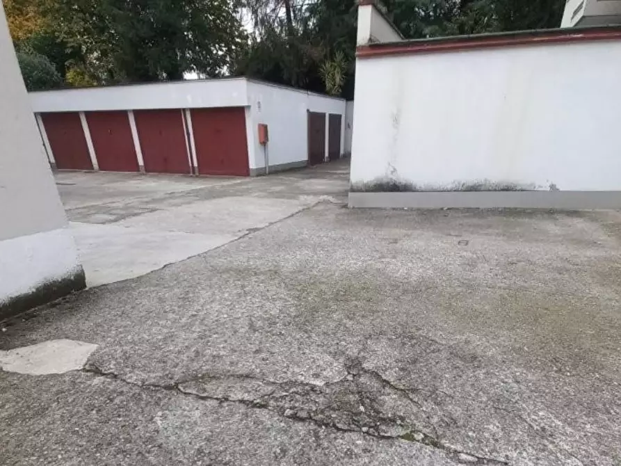 Immagine 2 di Garage in vendita  a Cassina De' Pecchi