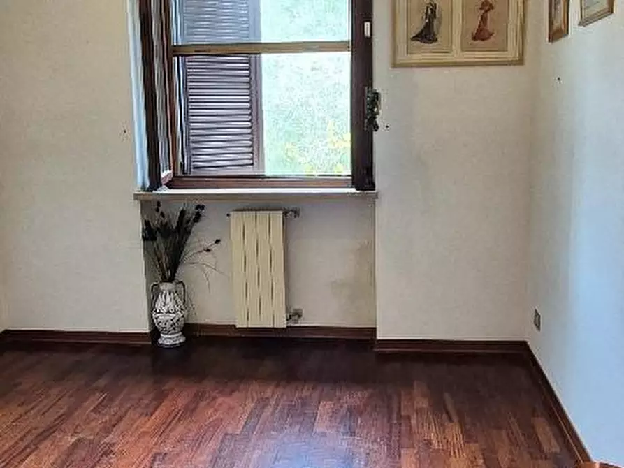 Immagine 32 di Villetta a schiera in vendita  a Calci