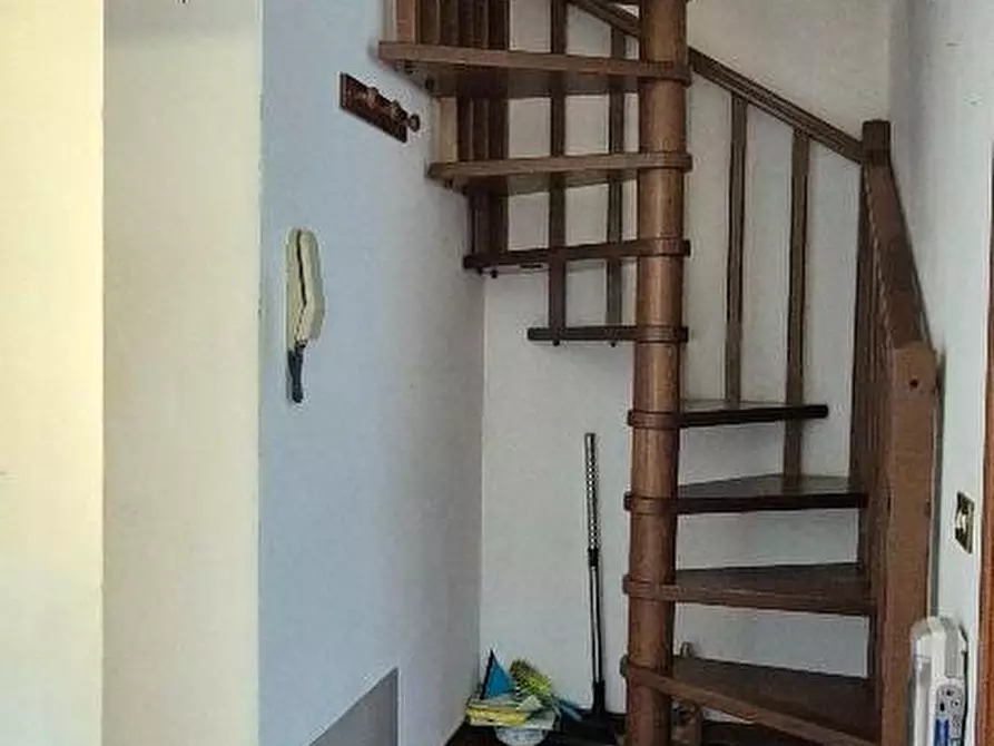 Immagine 36 di Villetta a schiera in vendita  a Calci