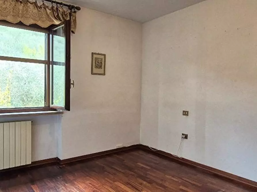 Immagine 28 di Villetta a schiera in vendita  a Calci