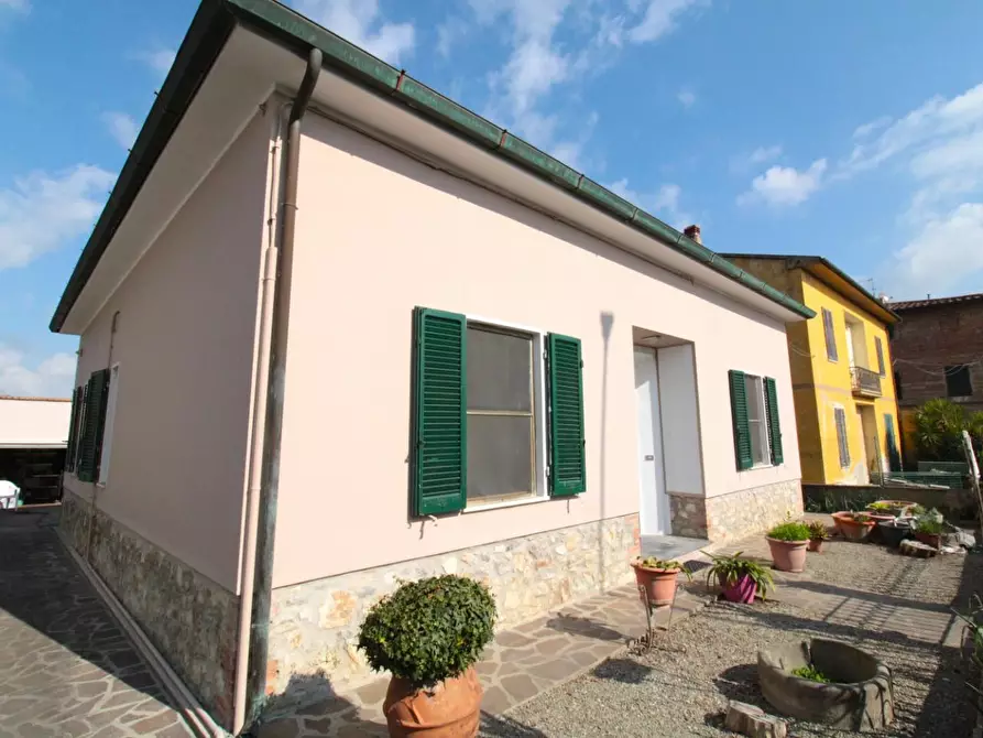 Immagine 2 di Villa in vendita  a Capannoli