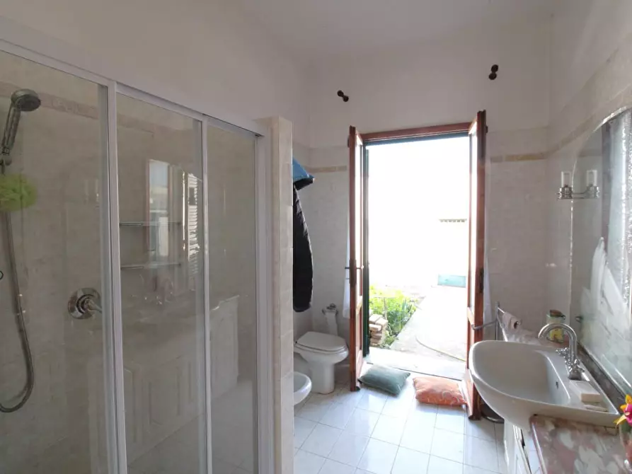 Immagine 27 di Villa in vendita  a Capannoli