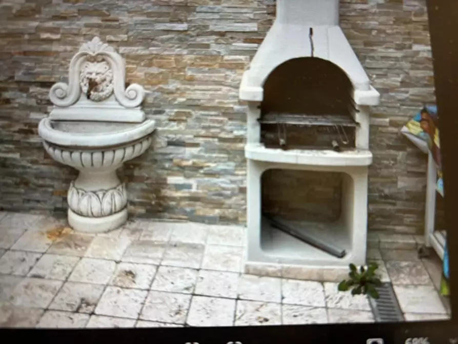 Immagine 6 di Appartamento in vendita  a Viareggio