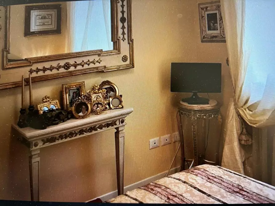 Immagine 2 di Appartamento in vendita  a Viareggio