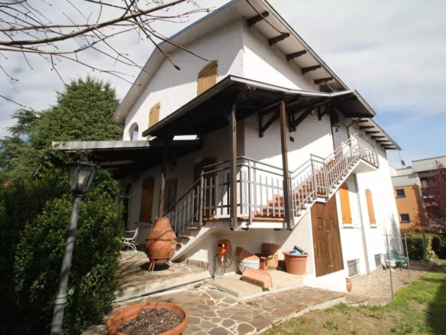 Immagine 2 di Casa bifamiliare in vendita  a Montechiarugolo