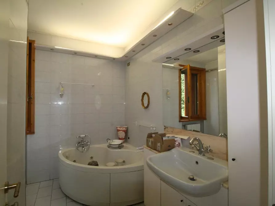 Immagine 17 di Casa bifamiliare in vendita  a Montechiarugolo