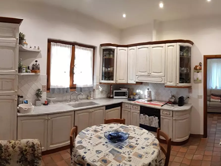 Immagine 7 di Villa in vendita  a Pietrasanta