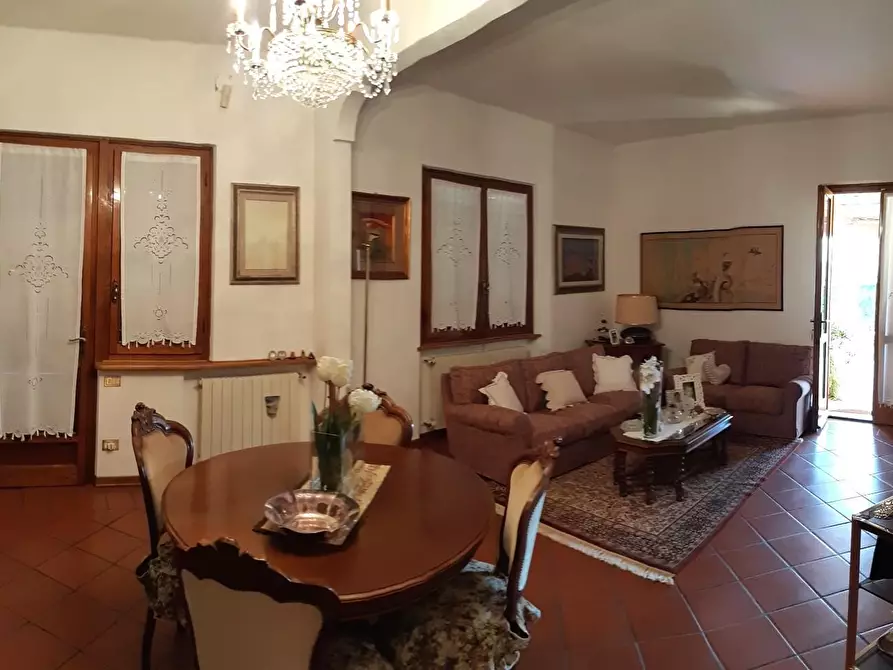 Immagine 8 di Villa in vendita  a Pietrasanta