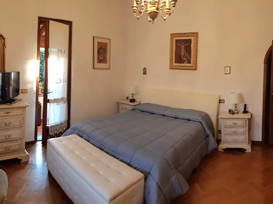 Immagine 14 di Villa in vendita  a Pietrasanta