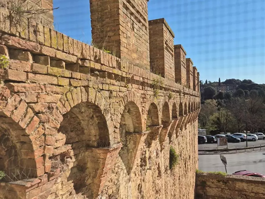 Immagine 1 di Appartamento in vendita  a Siena