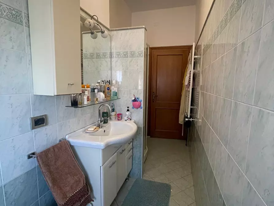 Immagine 10 di Appartamento in vendita  a Carrara