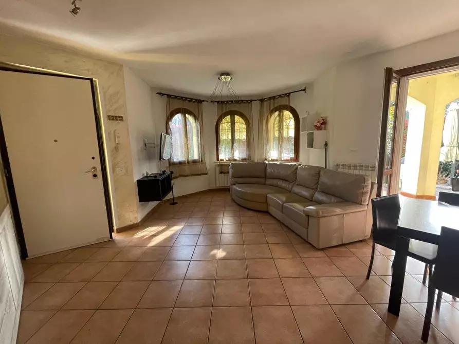 Immagine 7 di Porzione di casa in vendita  a Ortonovo